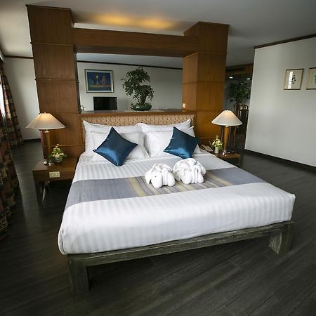 Friday Hotel Uttaradit Dış mekan fotoğraf