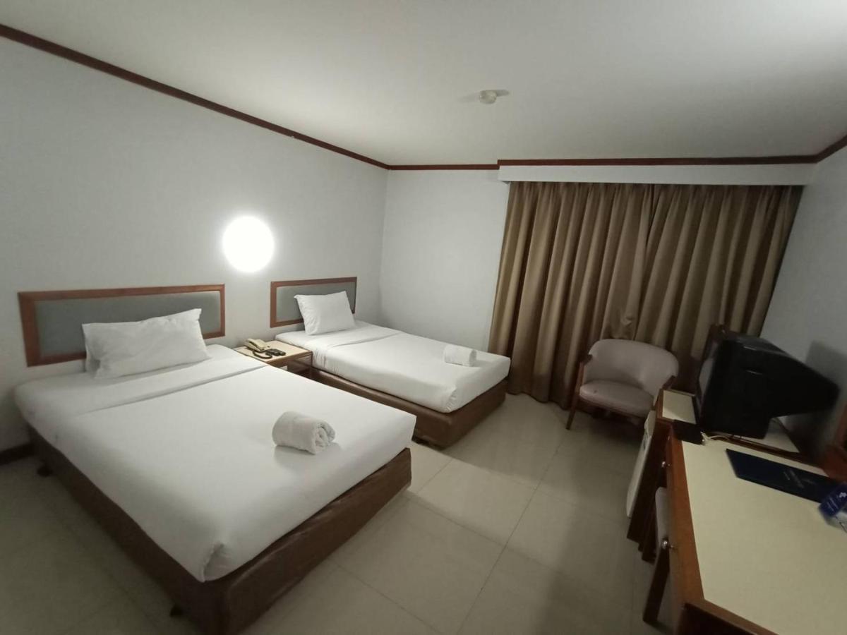Friday Hotel Uttaradit Dış mekan fotoğraf
