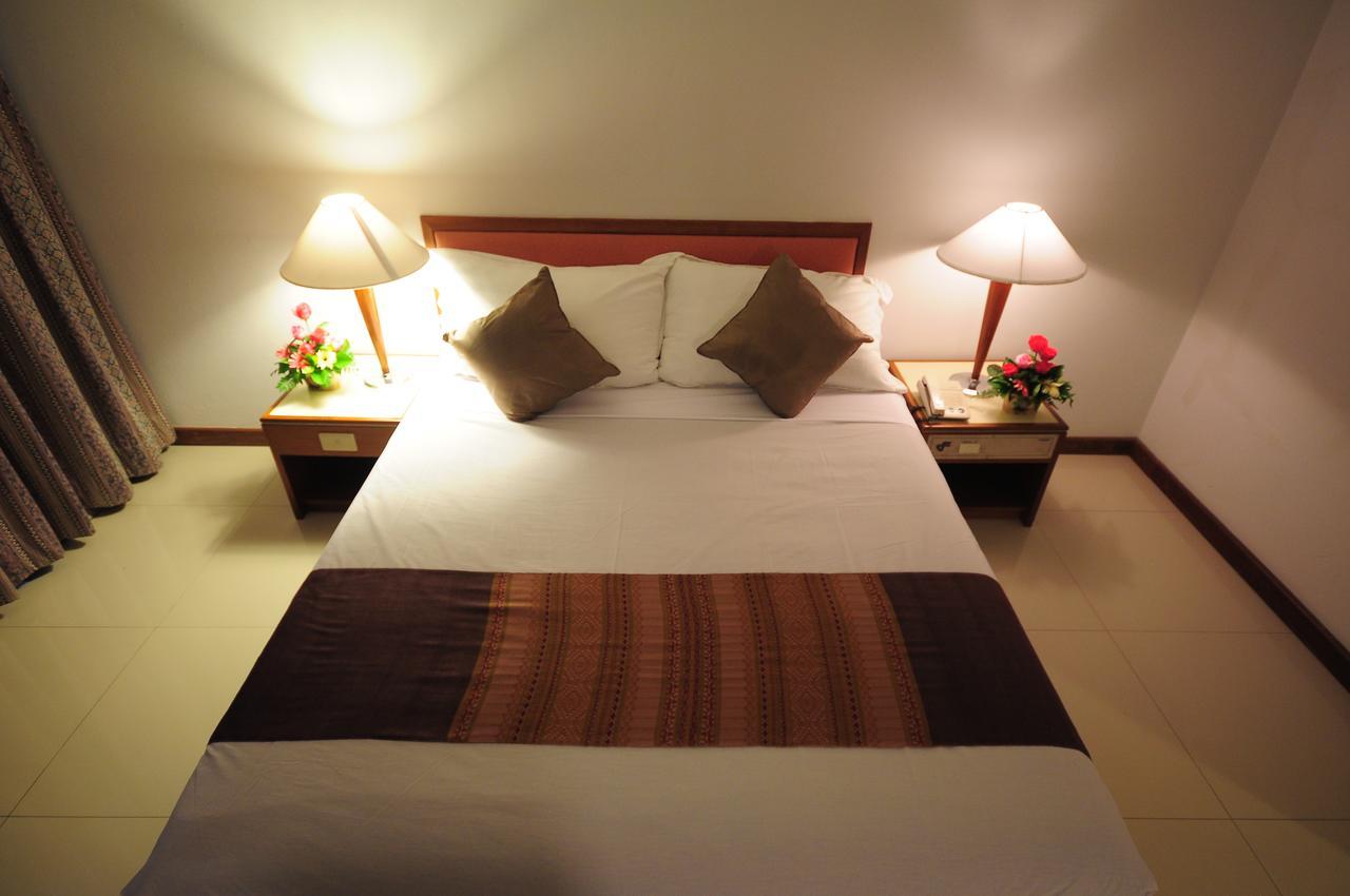 Friday Hotel Uttaradit Dış mekan fotoğraf
