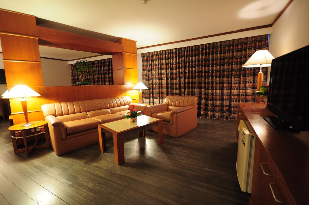 Friday Hotel Uttaradit Dış mekan fotoğraf