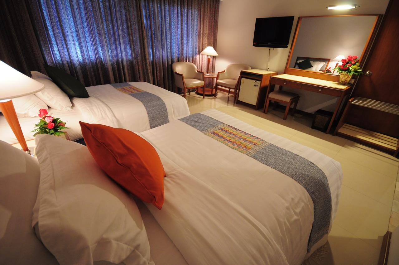 Friday Hotel Uttaradit Dış mekan fotoğraf