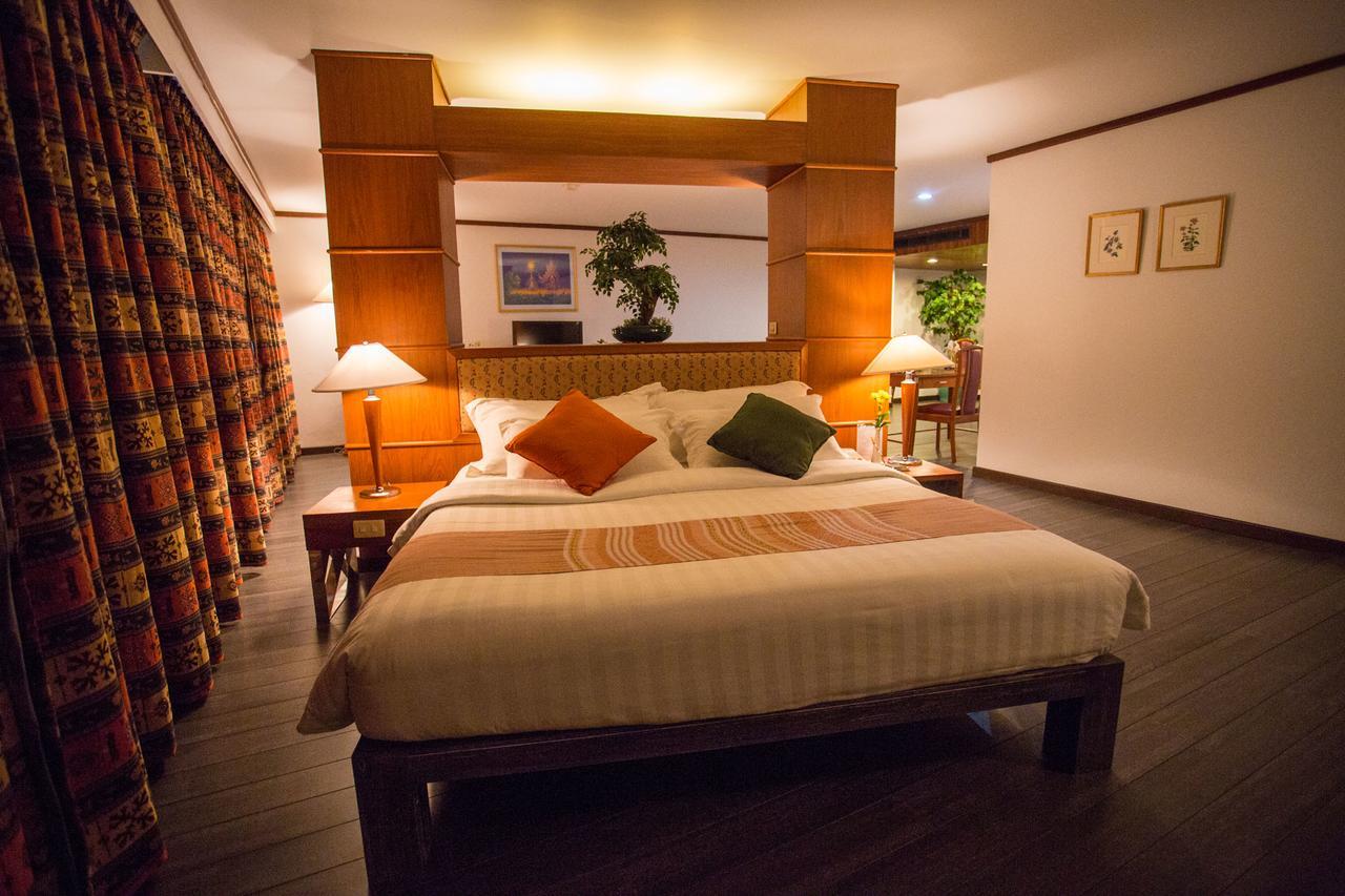 Friday Hotel Uttaradit Dış mekan fotoğraf