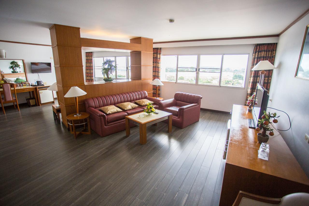 Friday Hotel Uttaradit Dış mekan fotoğraf