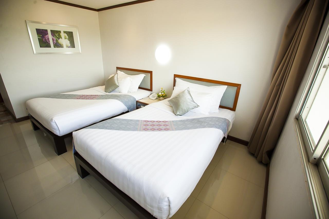 Friday Hotel Uttaradit Dış mekan fotoğraf