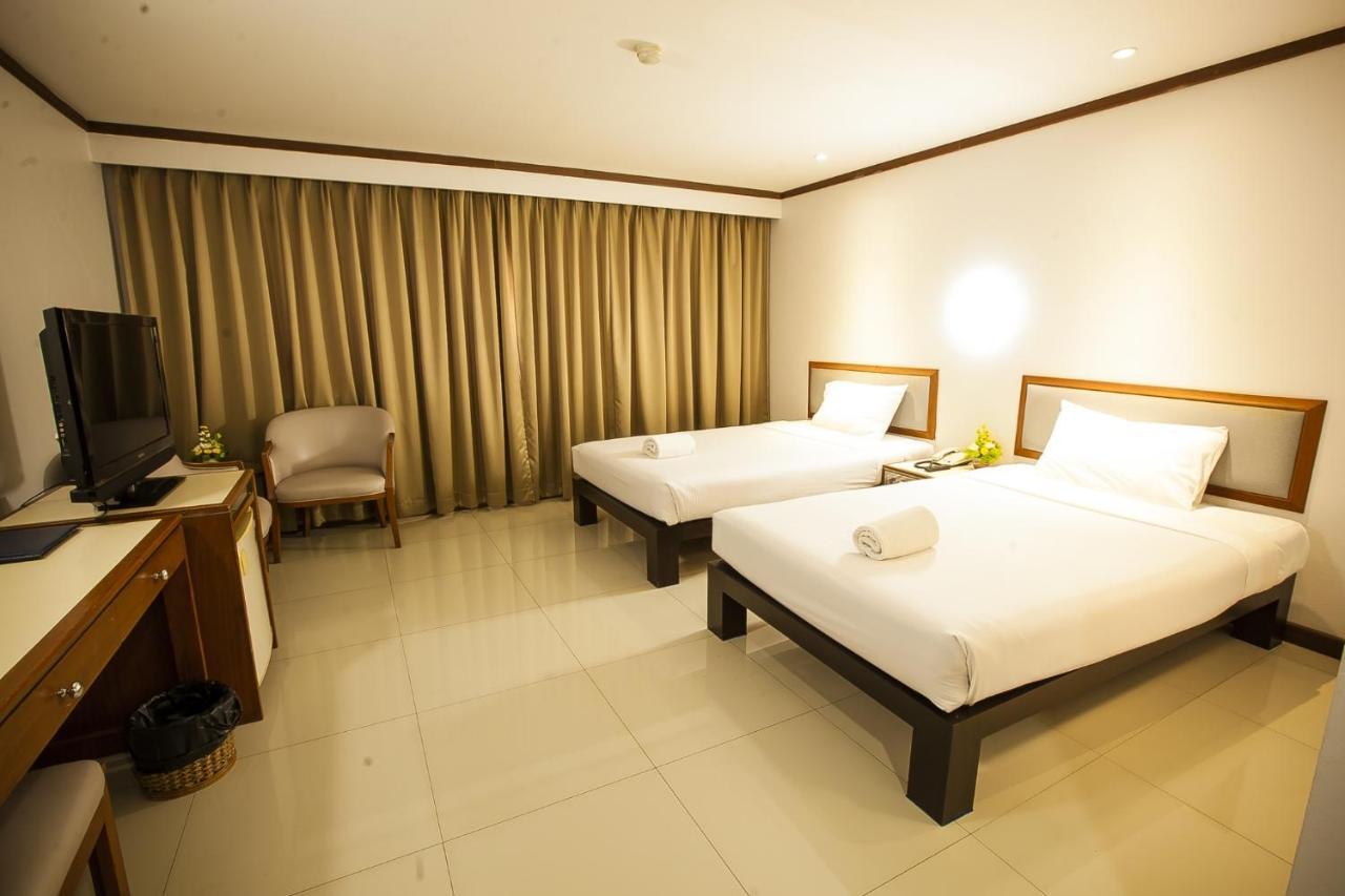 Friday Hotel Uttaradit Dış mekan fotoğraf