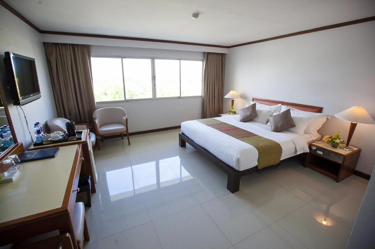 Friday Hotel Uttaradit Dış mekan fotoğraf