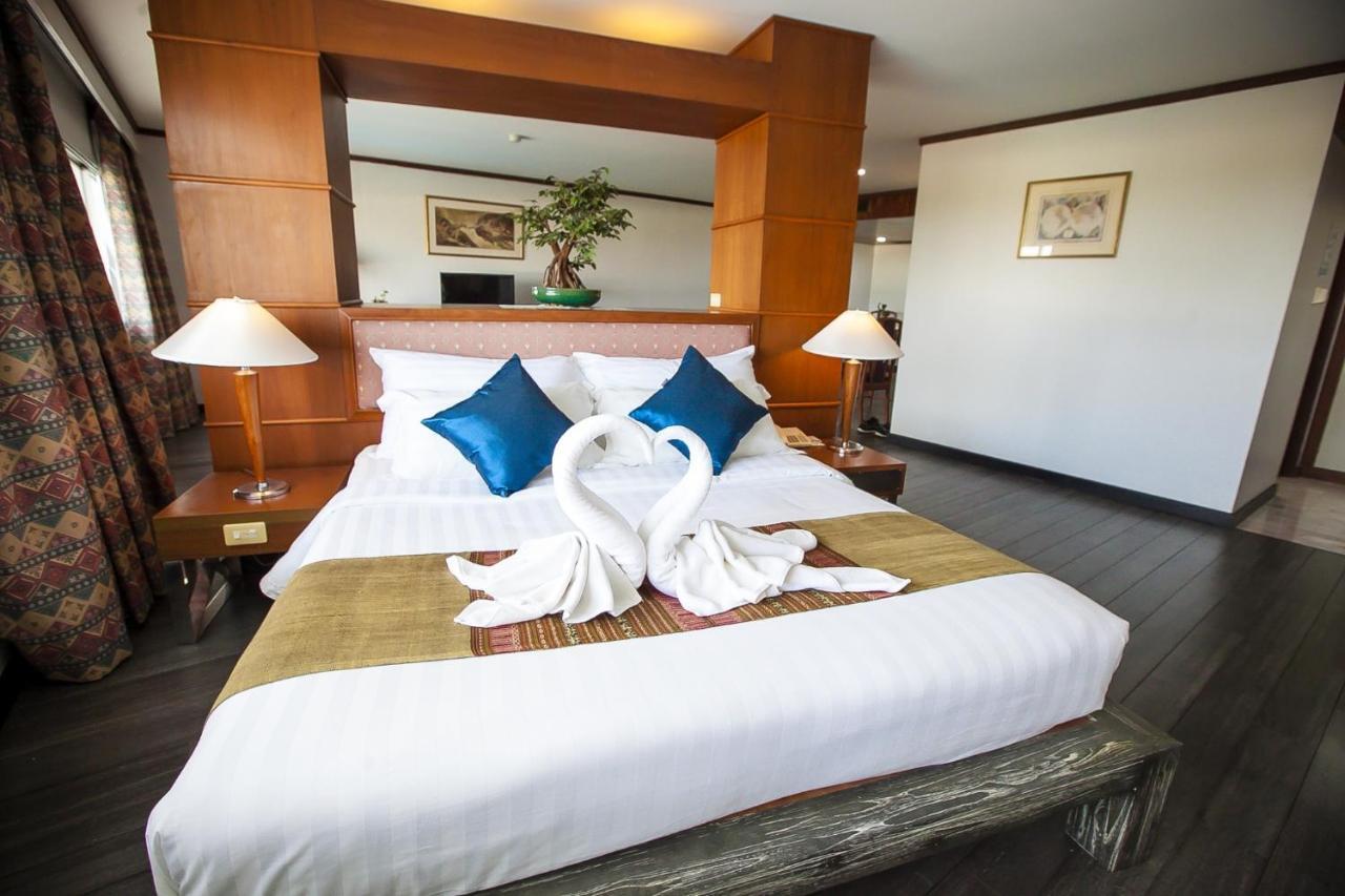 Friday Hotel Uttaradit Dış mekan fotoğraf