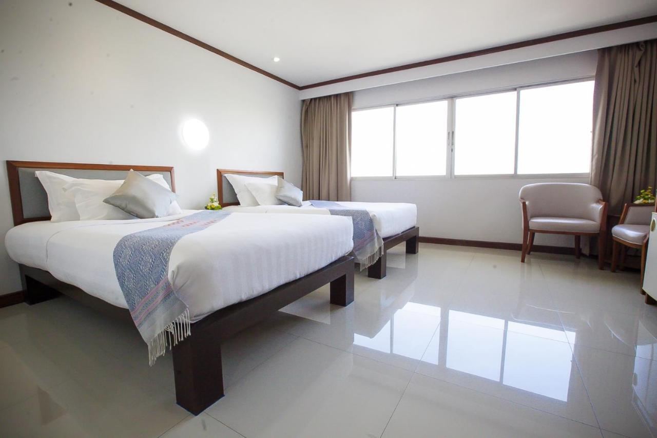 Friday Hotel Uttaradit Dış mekan fotoğraf